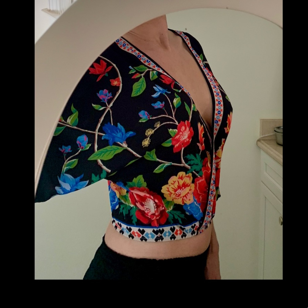 Flying Tomato Cropped Floral Flowy Gauze top